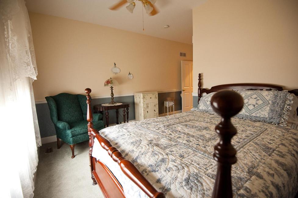 Victorian Veranda Country Inn Lawrence Chambre photo