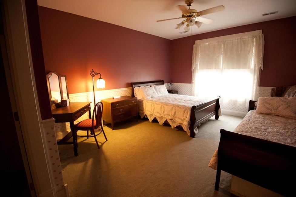 Victorian Veranda Country Inn Lawrence Chambre photo