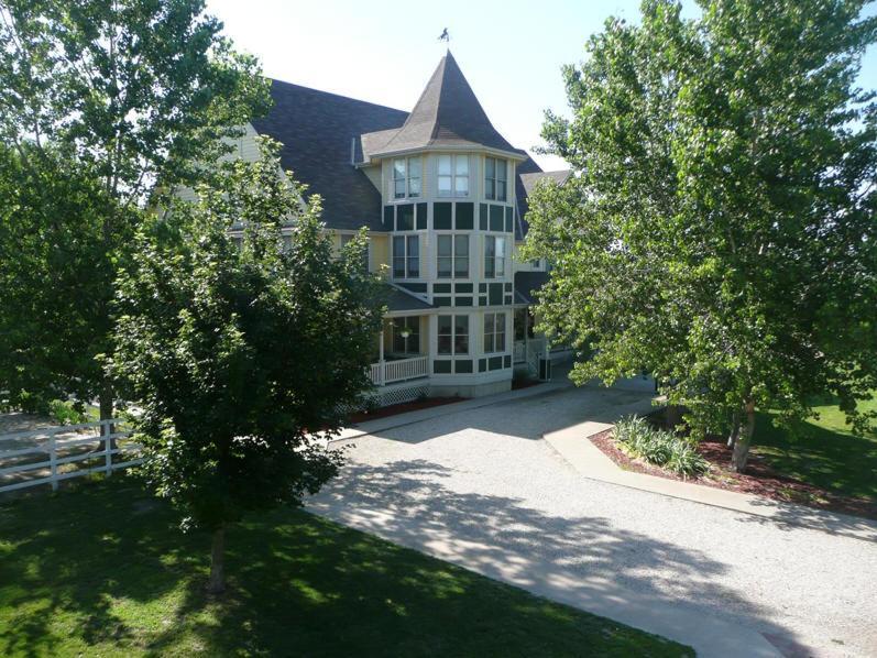 Victorian Veranda Country Inn Lawrence Extérieur photo