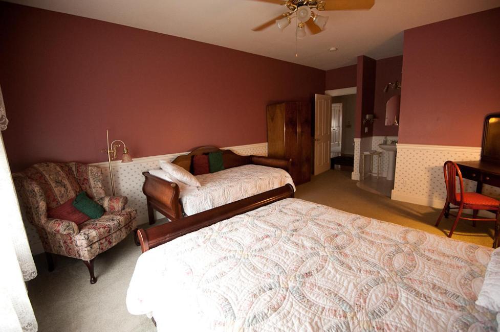 Victorian Veranda Country Inn Lawrence Chambre photo